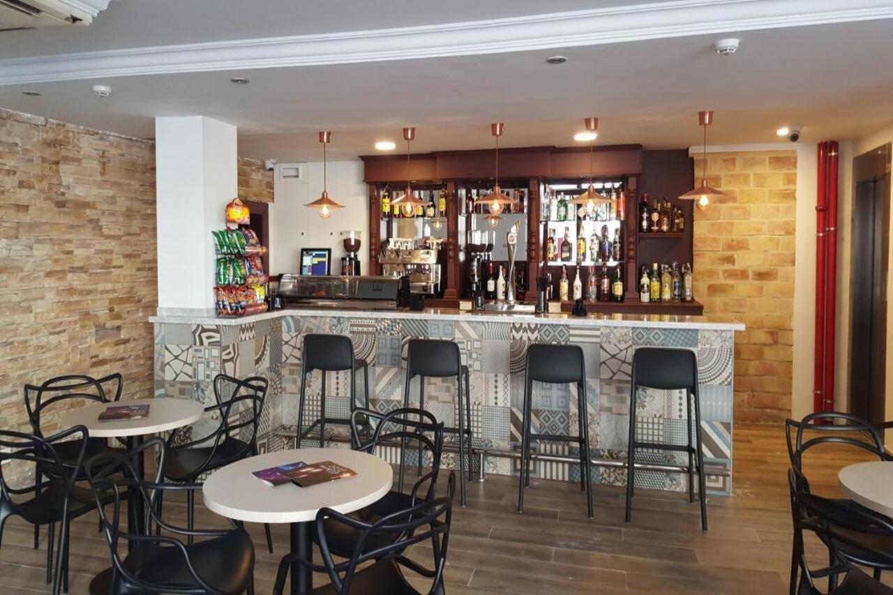 Hotel Queens - Adults Only Μπένιντορμ Εξωτερικό φωτογραφία