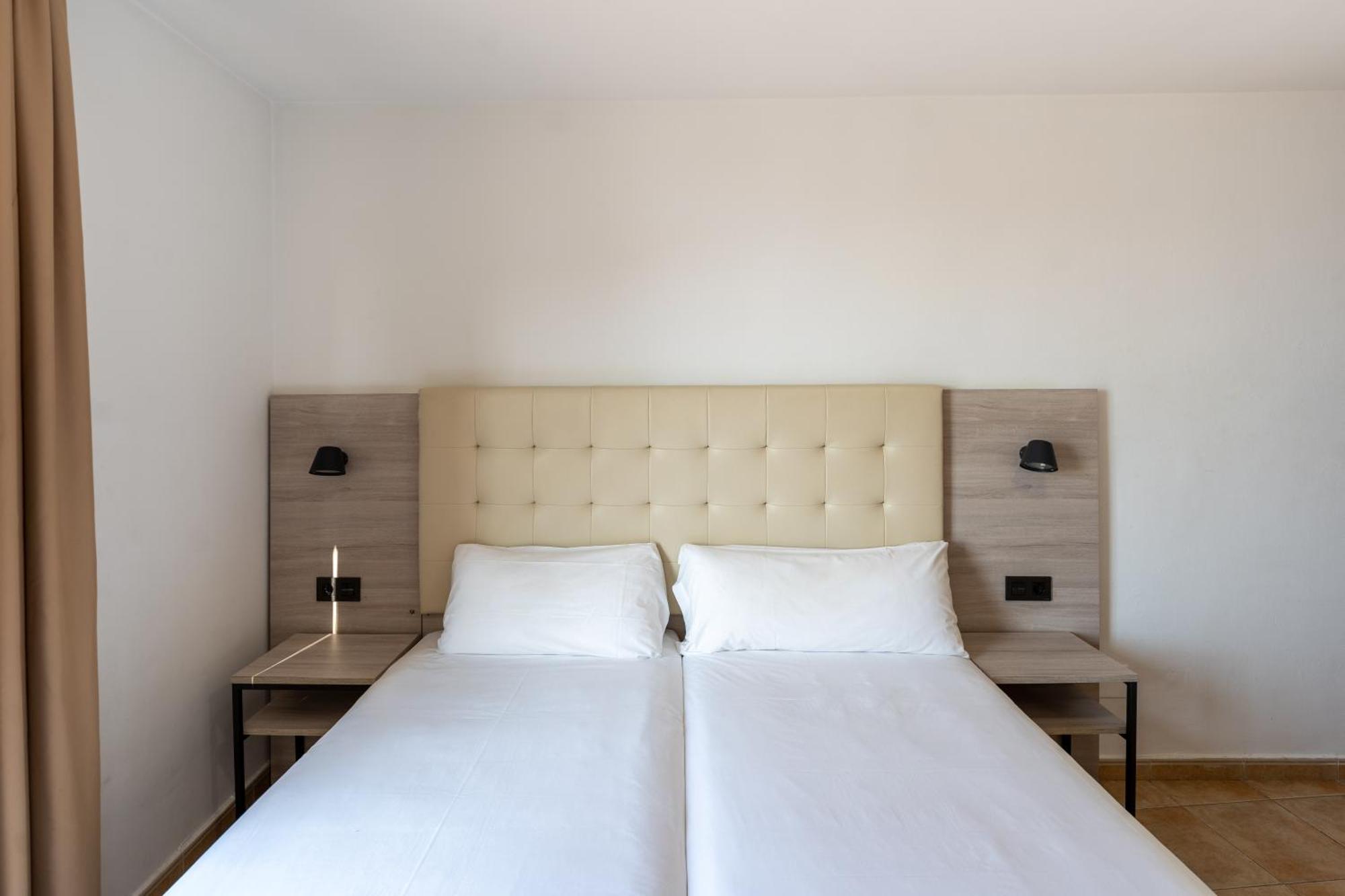 Hotel Queens - Adults Only Μπένιντορμ Εξωτερικό φωτογραφία