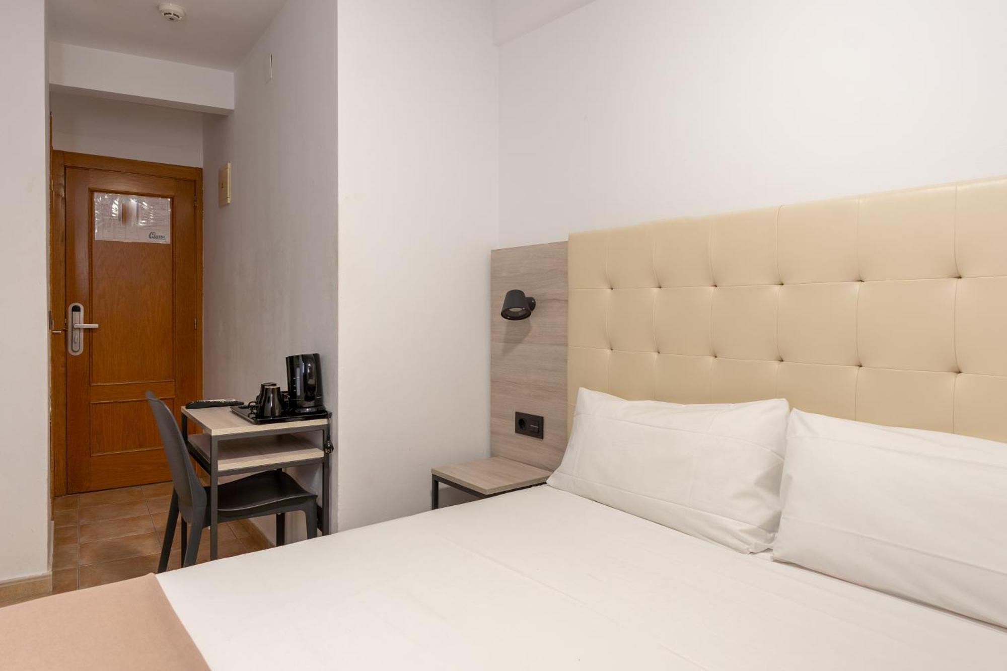 Hotel Queens - Adults Only Μπένιντορμ Εξωτερικό φωτογραφία