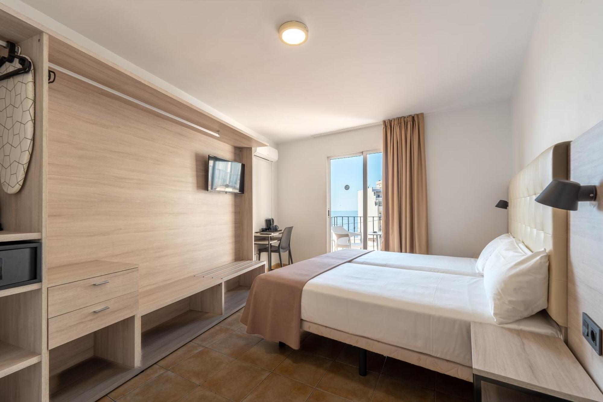 Hotel Queens - Adults Only Μπένιντορμ Εξωτερικό φωτογραφία