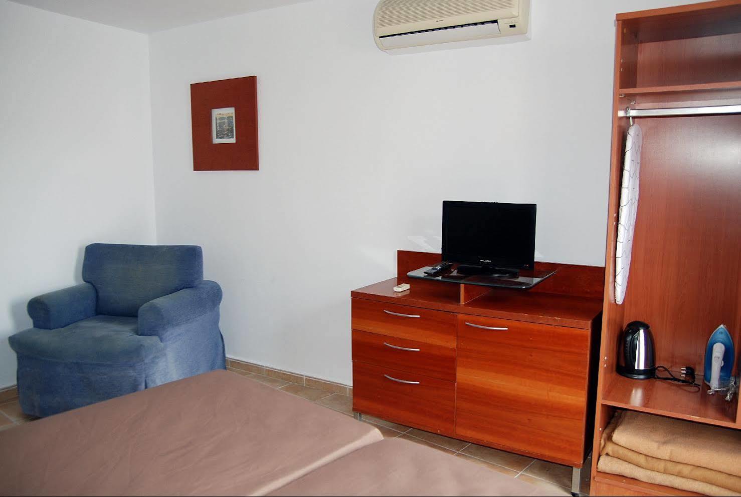 Hotel Queens - Adults Only Μπένιντορμ Εξωτερικό φωτογραφία